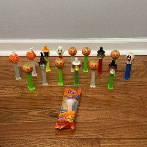 PEZ Halloween set. 16 pieces